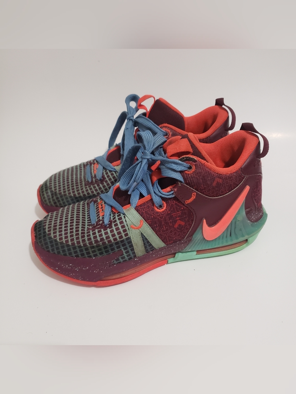 Nike LeBron Witness 7 SE GS Team Red Jade FB8976-600 Size 5.5Y Women's Size 7...